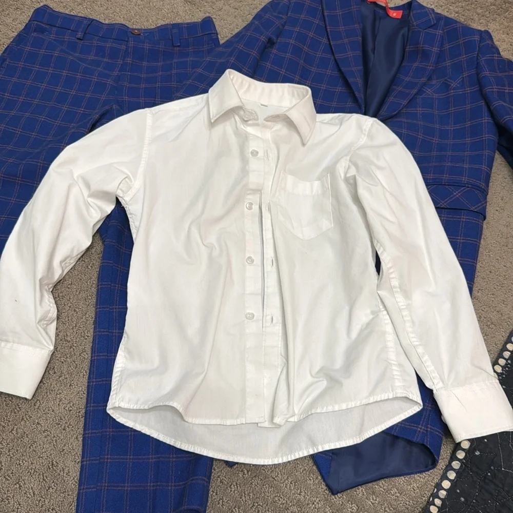 Boys size 8 suit- 4 pieces - Picture 6 of 6